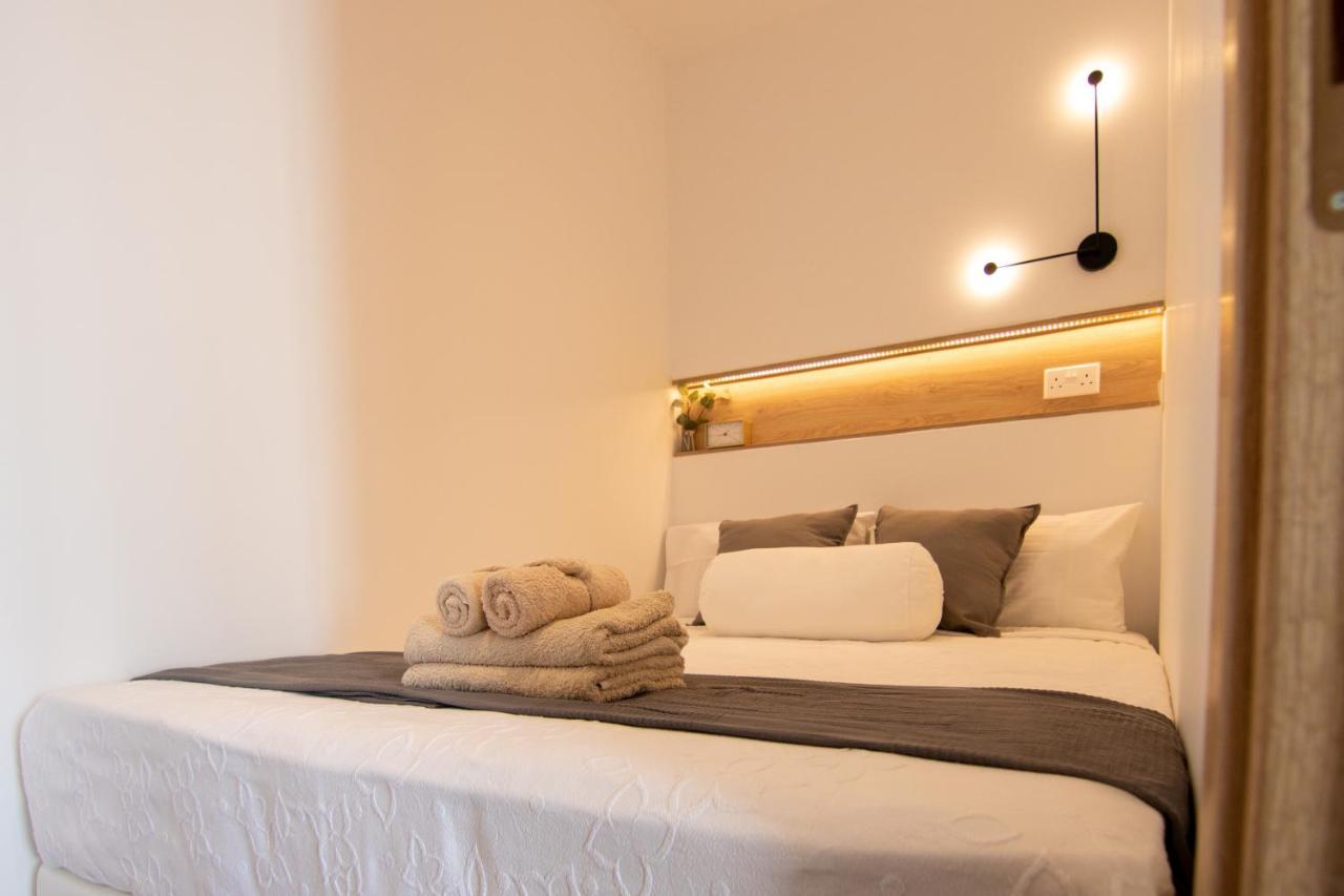 Phaedrus Living Seaview Modern Flat Lighthouse 52 Lejlighed Paphos Eksteriør billede